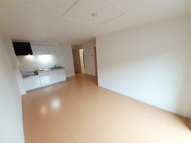 アベニール３番館の居間・リビング