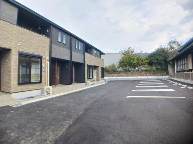 エスポワール馬場の駐車場