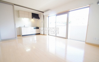 【居間・リビング】 | プレミアムコートみなみ野Ⅱ | 明るくて広々としたリビング♪