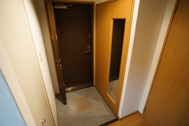 奈良市疋田町の賃貸マンションの玄関