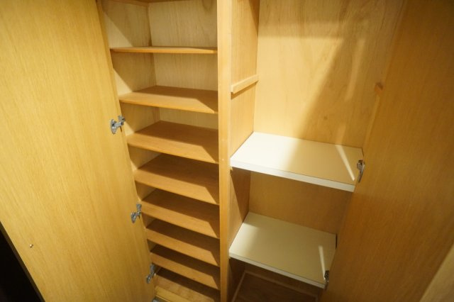 奈良市疋田町の賃貸マンションの収納