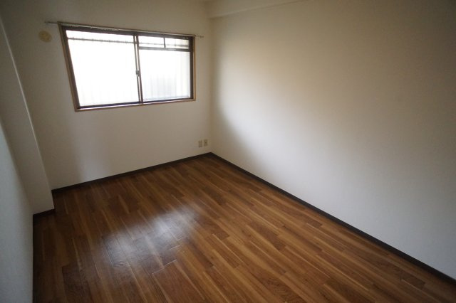 奈良市疋田町の賃貸マンションの居間・リビング