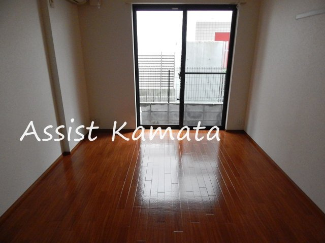 サンク　シャンブルの居間・リビング|写真は同タイプの別号室です