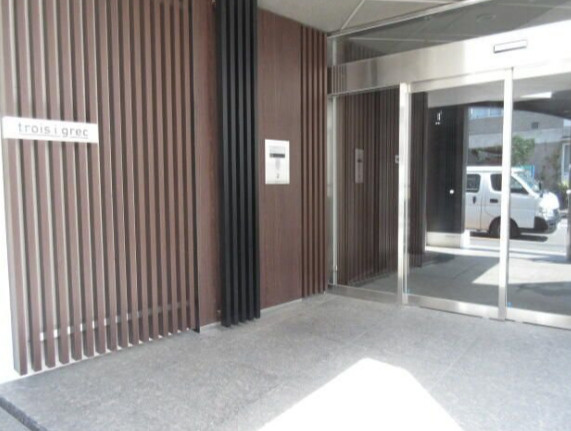 トワ・イグレッグのエントランス