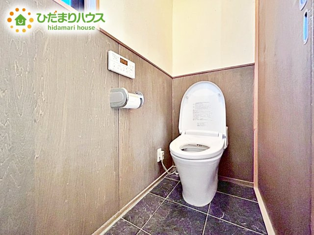 【トイレ】 | 水戸市東前町　中古戸建 | 環境にもやさしい、少ない水量でしっかり流す節水型トイレを設置！