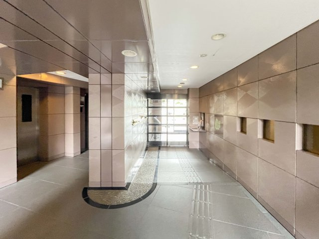 コスモ小竹向原のエントランス