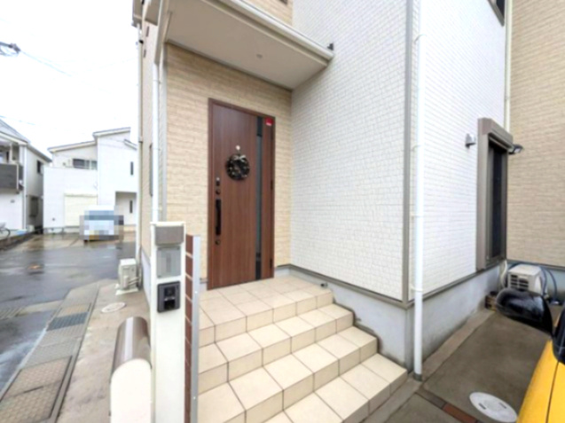 和泉市春木町2階建て角地（小学校は南松尾はつが野学園）の前面道路含む現地写真|前面道路含む現地写真です