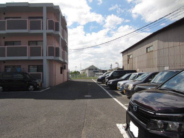 【駐車場】