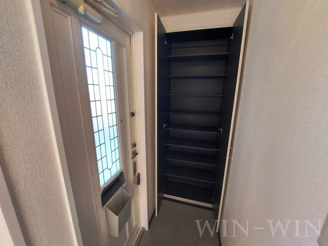 プロヴァンス飯村の玄関