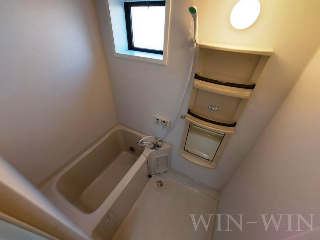 プロヴァンス飯村の浴室