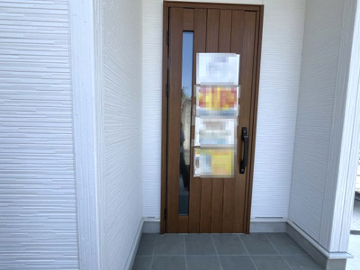 【玄関】 | 【20万円ｷｬｯｼｭﾊﾞｯｸ対象物件】ファーストタウン第6河合町星和台 全2棟 1号棟 | 施工例写真