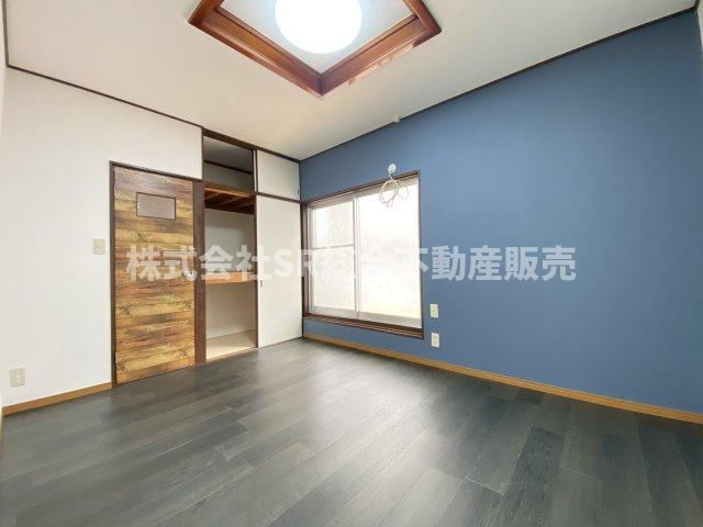 足代北1丁目中古戸建の洋室|広々とした洋室です