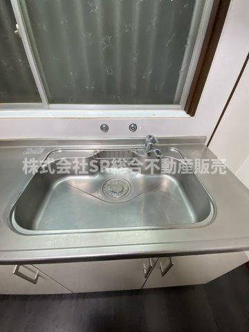 足代北1丁目中古戸建のキッチン|シンクは洗い物をするには十分な広さです！