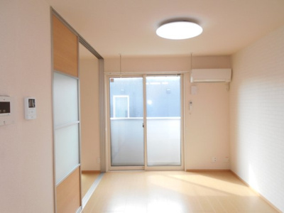 【居間・リビング】 | ヴィレッタ | こちらの居間で趣味の時間をお楽しみください