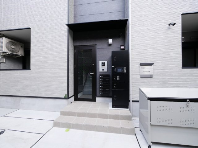 ルミナス小路のエントランス