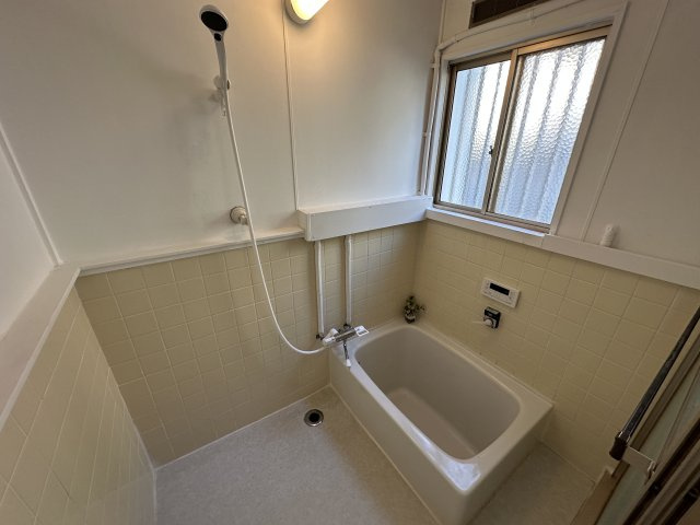 神戸市西区持子1丁目テラスハウスの浴室