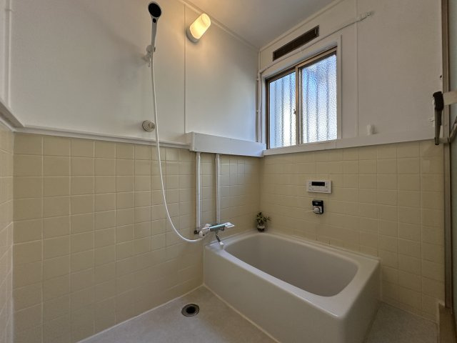 神戸市西区持子1丁目テラスハウスの浴室