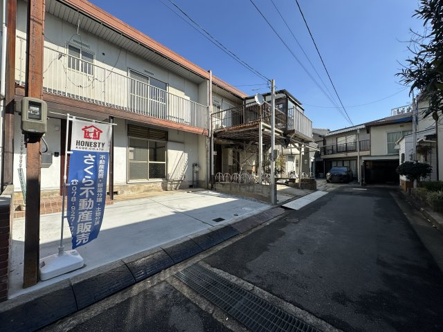 神戸市西区持子1丁目テラスハウスの前面道路含む現地写真