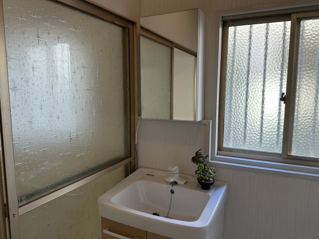 神戸市西区持子1丁目テラスハウスの独立洗面台