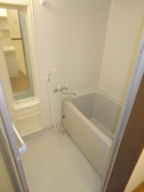 加古郡播磨町上野添１丁目のアパートの浴室|お風呂です