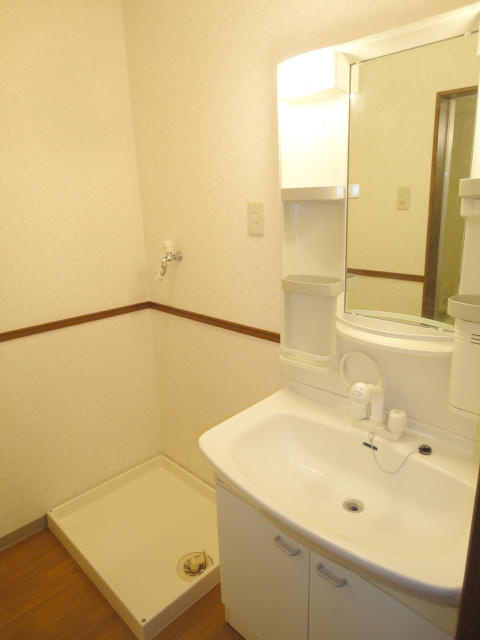 加古郡播磨町上野添１丁目のアパートの洗面所|忙しい朝には欠かせない洗面所です