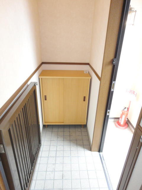 加古郡播磨町上野添１丁目のアパートの玄関|毎日通る玄関はこちらです