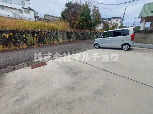 オレンジランド戸建ての駐車場|駐車場があるので、車を買う予定の方も安心です