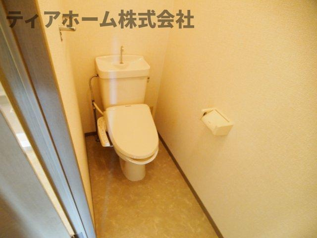 カサベルテC棟のトイレ|シンプルで使いやすいトイレです