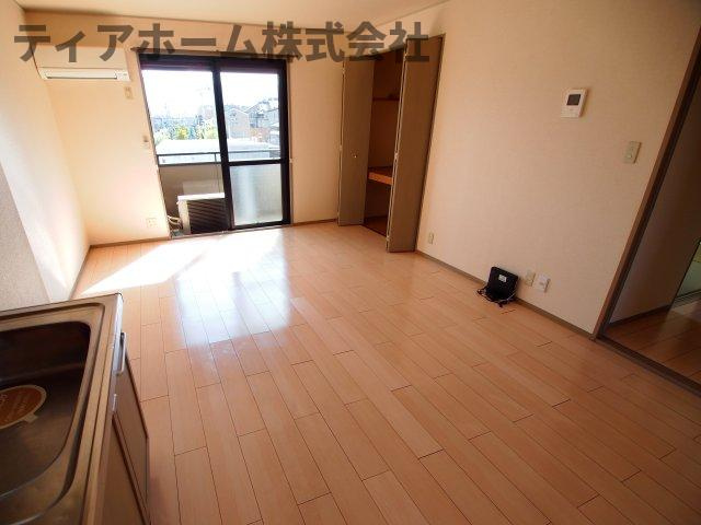 カサベルテCの居間・リビング|ゆったり過ごせる居間です