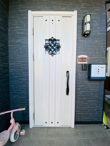 菊陽町津久礼　中古戸建の玄関