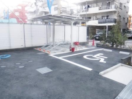 ＡＲＫＭＡＲＫ巣鴨sta.の駐車場