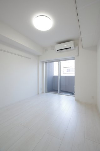 フュージョナル墨田の居間・リビング