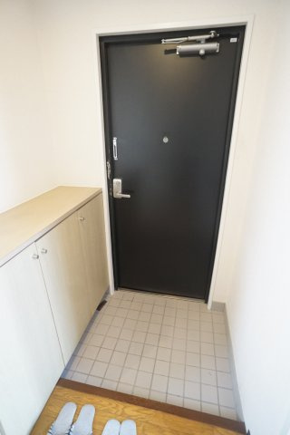 アムール宝塚Ⅱの玄関