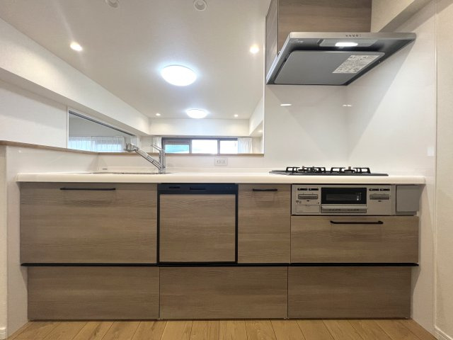 13階からの眺望は圧巻！！晴れていれば富士山も見える！きっと希望も見える！！【リフォーム】若葉台団地1-4号棟のキッチン