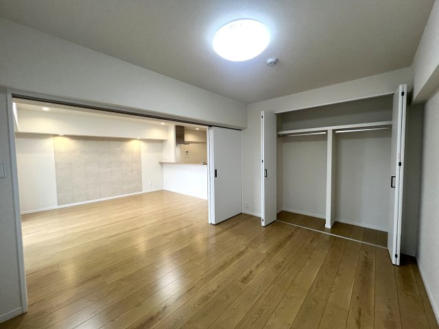 13階からの眺望は圧巻！！晴れていれば富士山も見える！きっと希望も見える！！【リフォーム】若葉台団地1-4号棟の洋室