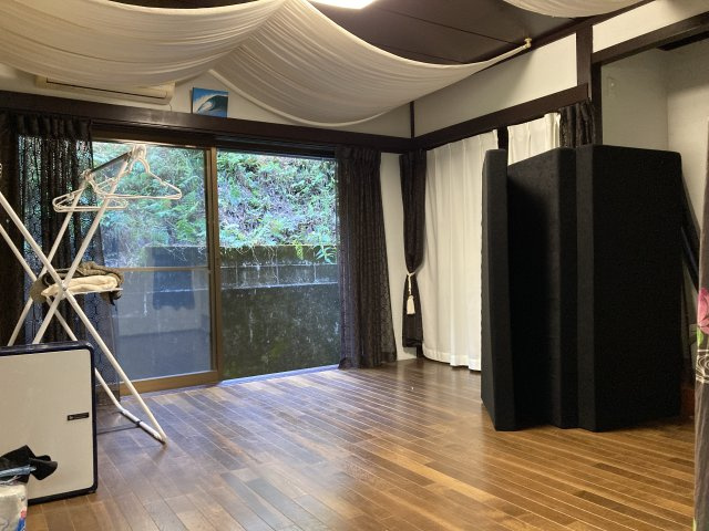 下田市　加増野の洋室