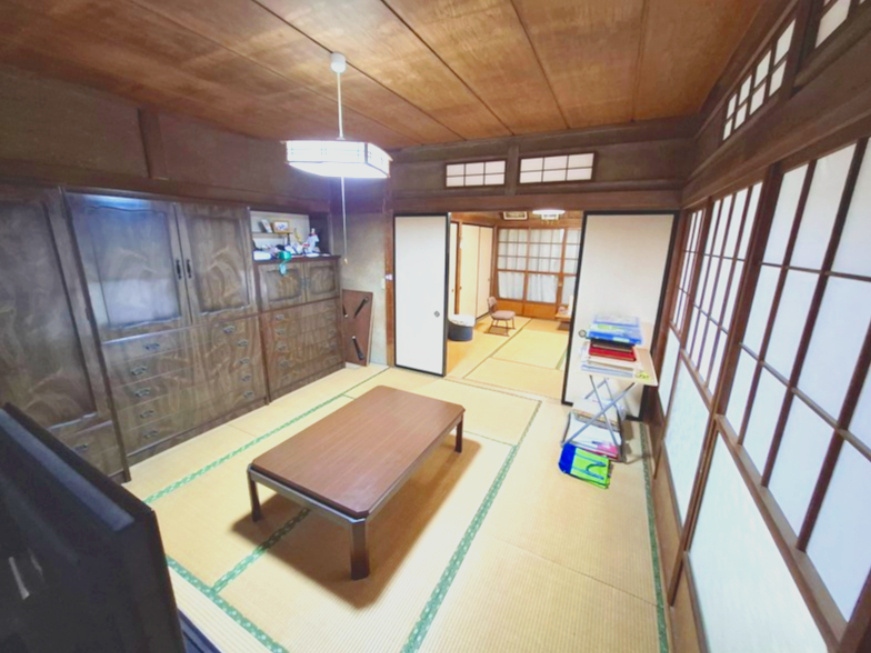 売中古戸建　清水区蒲原堰沢の和室|雪見障子とふすまを開けるとさらに空間が広がります。