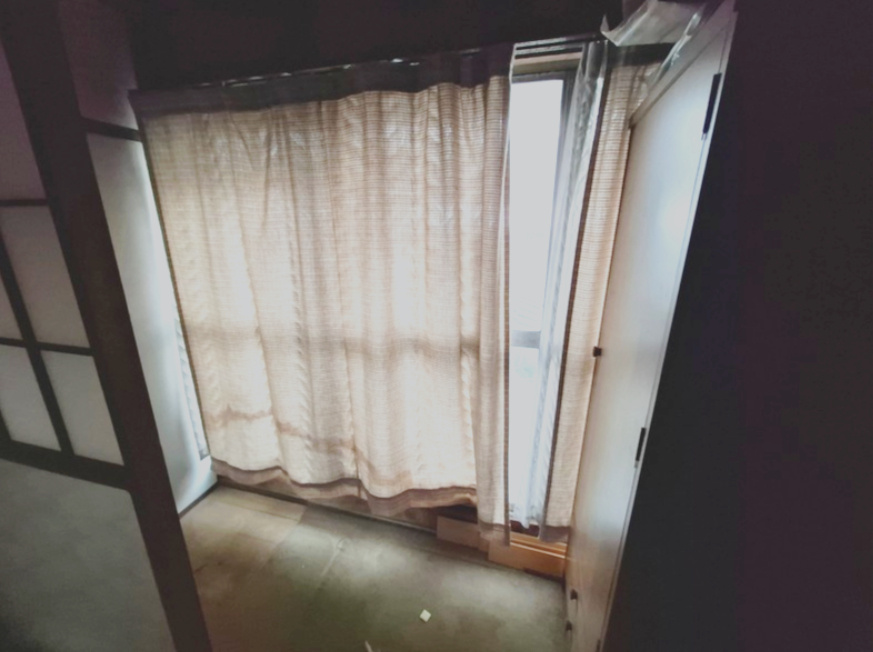 売中古戸建　清水区蒲原堰沢の内装|大きい窓があるので明るい空間でのびのびと生活できます。