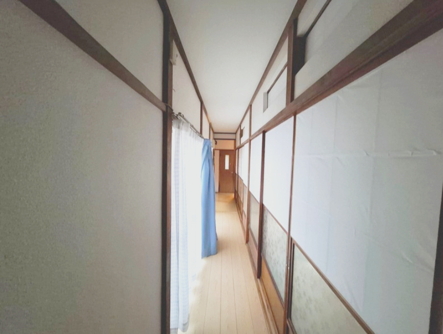 売中古戸建　清水区蒲原堰沢の内装|縁側があるので夏は日差しを遮って涼しく、冬は日差しを取り込んで暖かく過ごせます。