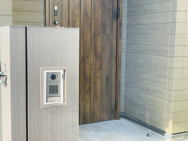 売中古戸建　静岡市清水区蒲原小金のセキュリティ|モニター付きインターホンで来客対応もスムーズです。セキュリティ面にも配慮されています。