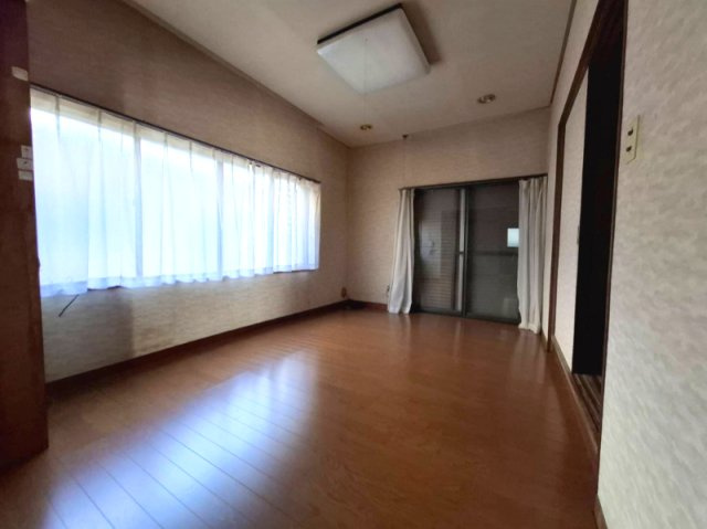 売中古戸建　静岡市清水区由比町屋原の洋室