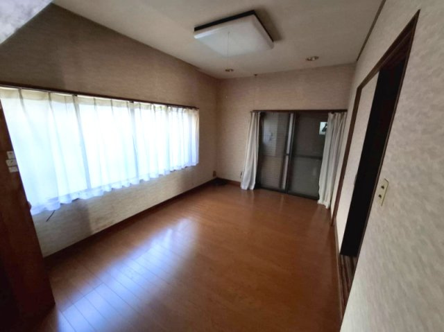 売中古戸建　静岡市清水区由比町屋原の洋室