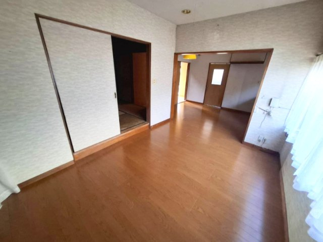売中古戸建　静岡市清水区由比町屋原の居間・リビング