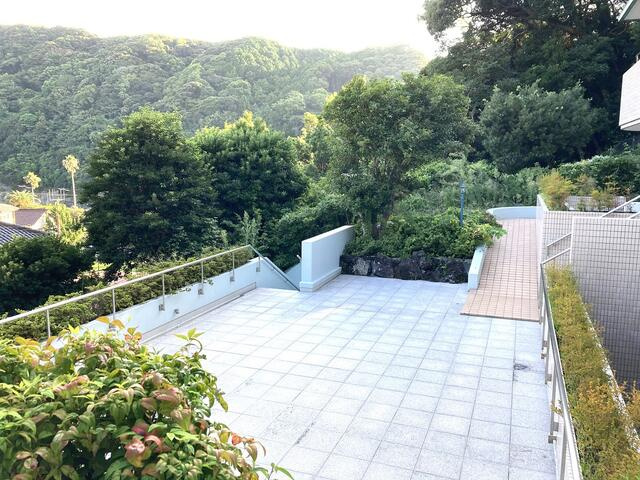 下田市　５丁目のバルコニー