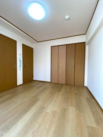 メゾネットパインの洋室