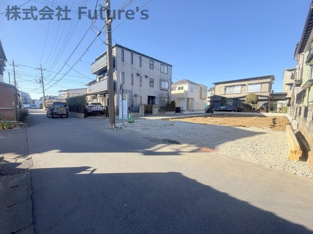 三郷市東町　新築平屋戸建　全1棟の前面道路含む現地写真|前面道路含む現地写真です。