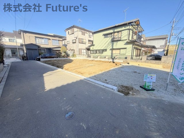 三郷市東町　新築平屋戸建　全1棟の前面道路含む現地写真|前面道路含む現地写真です。