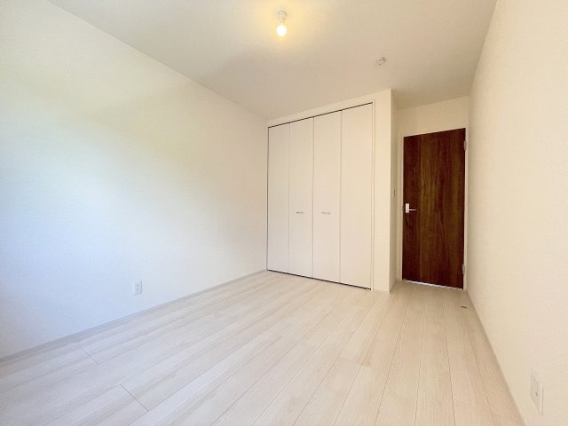 三郷市東町　新築平屋戸建　全1棟の洋室|同施工会社の参考写真になります。