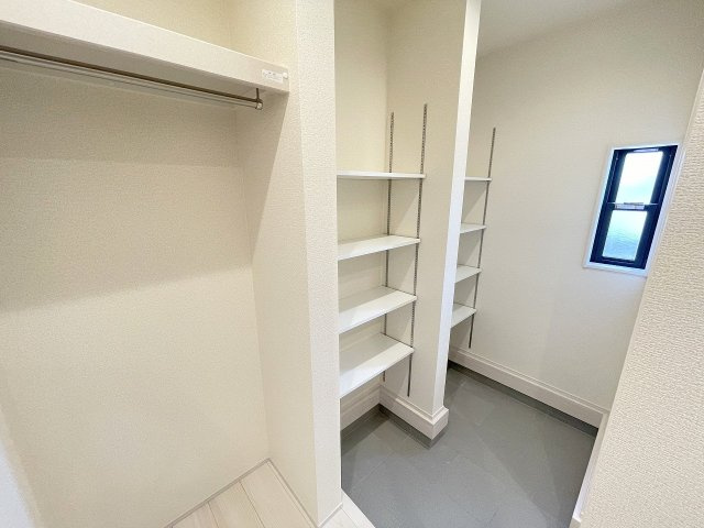 三郷市東町　新築平屋戸建　全1棟の玄関|同施工会社の参考写真になります。