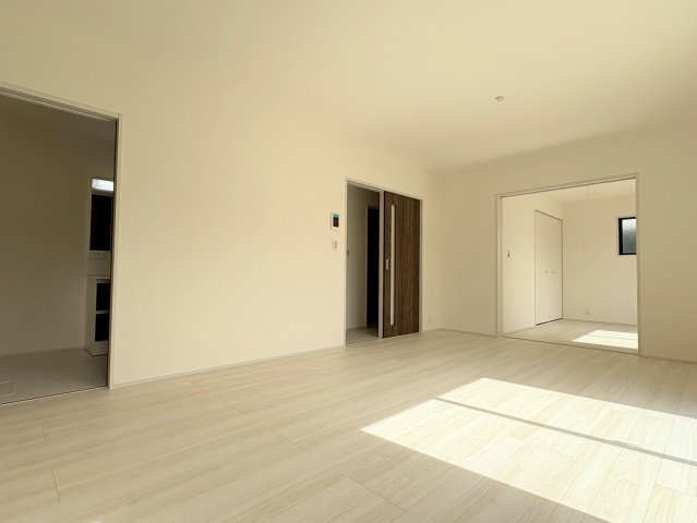 リーブルガーデン　岐阜市日野東1丁目　全1区画分譲のバルコニー|バルコニーは南向きで洗濯物もよく乾きます！強度と表面積硬度を持つFPRで防水しています。